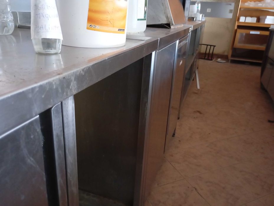 Vitrines refrigeradas e normais