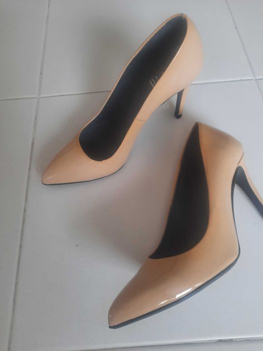 Sapatos salto alto Foreva. Novos por estrear. 6
