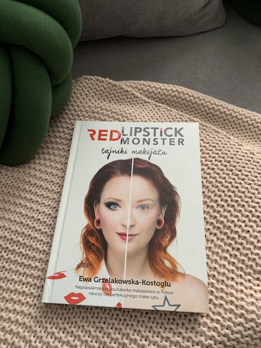 Red Lipstick Monster Tajniki Makijażu