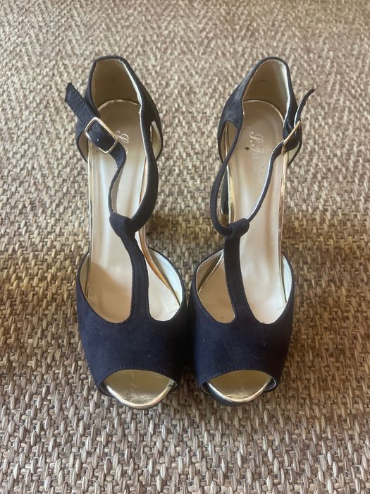 Sapatos altos cerimónia