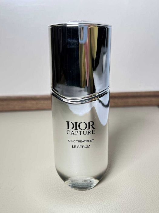 Сироватка для обличчя Dior Capture Ox-C