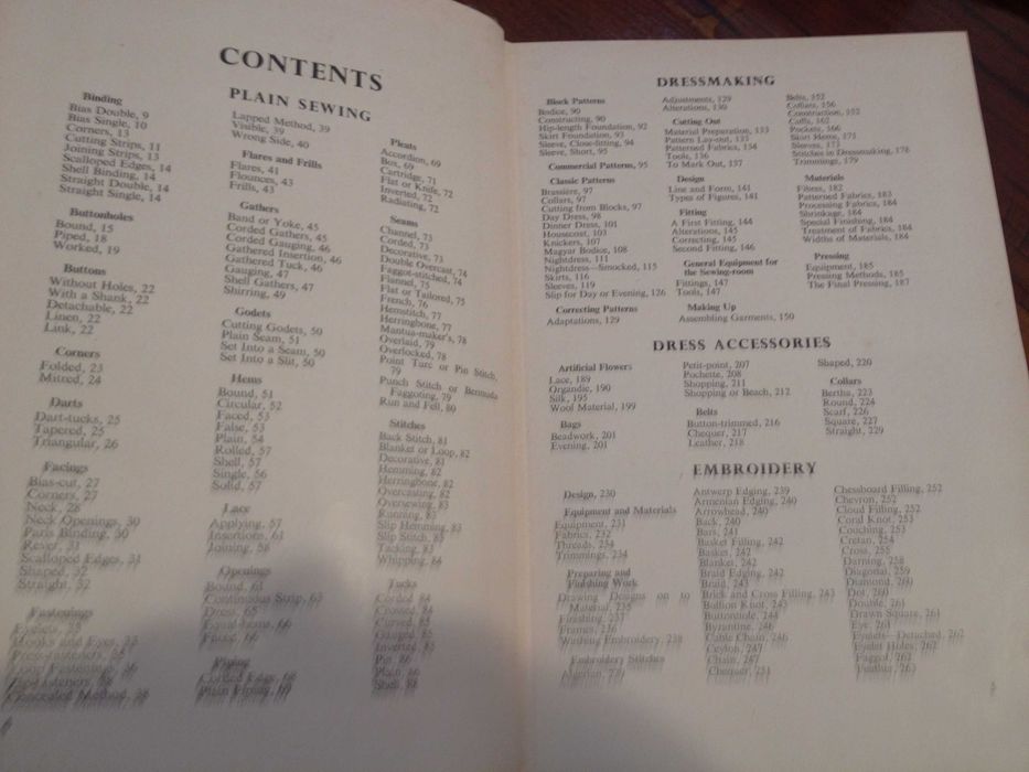 Odhams Encyclopaedia of Needlecraft illustrated