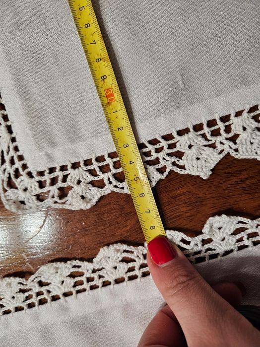 Panos brancos com renda feita à mão (novos)