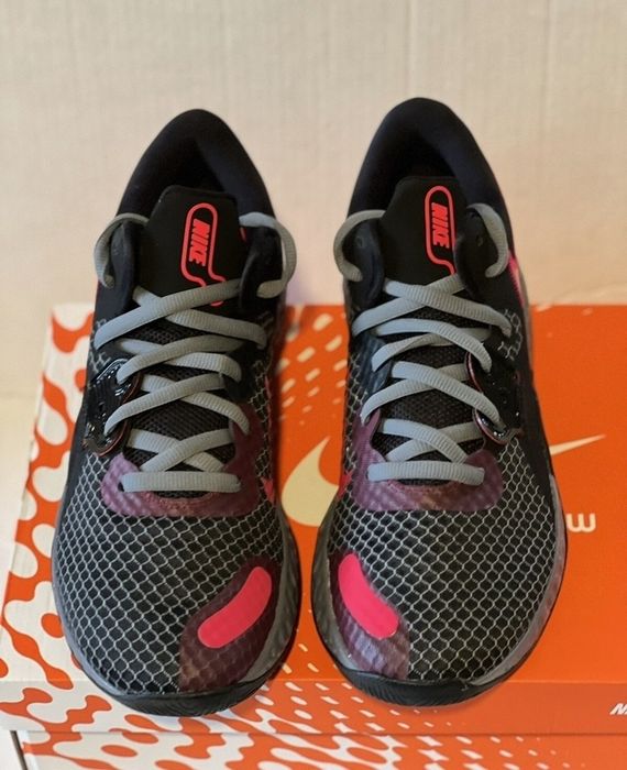 Nike Basketball Novas 44