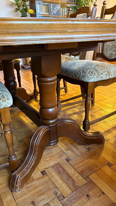 Duży rozsuwany stół na 6/ 12 osób