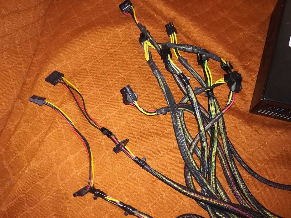 Блок живлення Hiper Type M 670 ватт сата молекс 6+2 8 пін ігровий