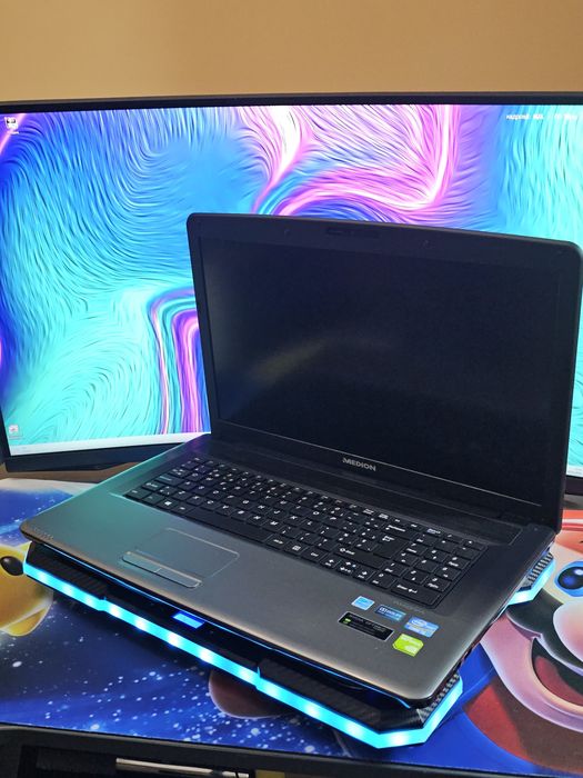 Ігровий ноутбук Medion Akoya / GeForce GT 730M 2GB / i5 + SSD