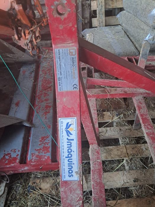 Varias alfaias agrícolas