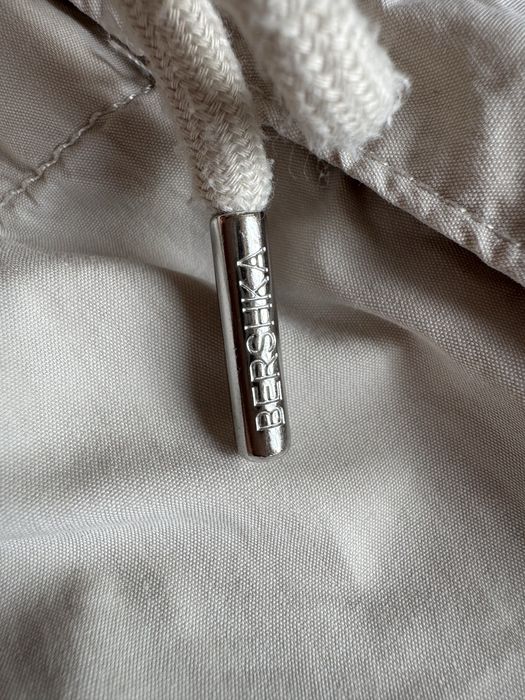 Lekkie spodnie Bershka