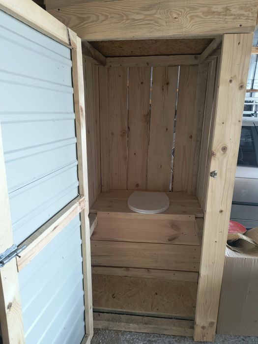 Wc, wychodek  drewniany na budowę, działke
