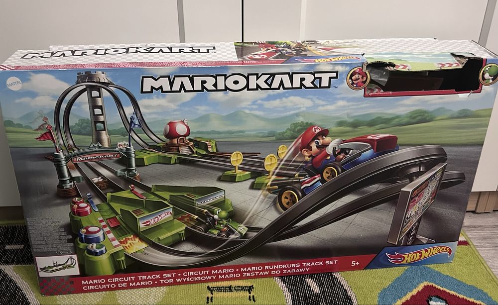 Tor Hot Wheels Super Mario plus 6 pojazdów