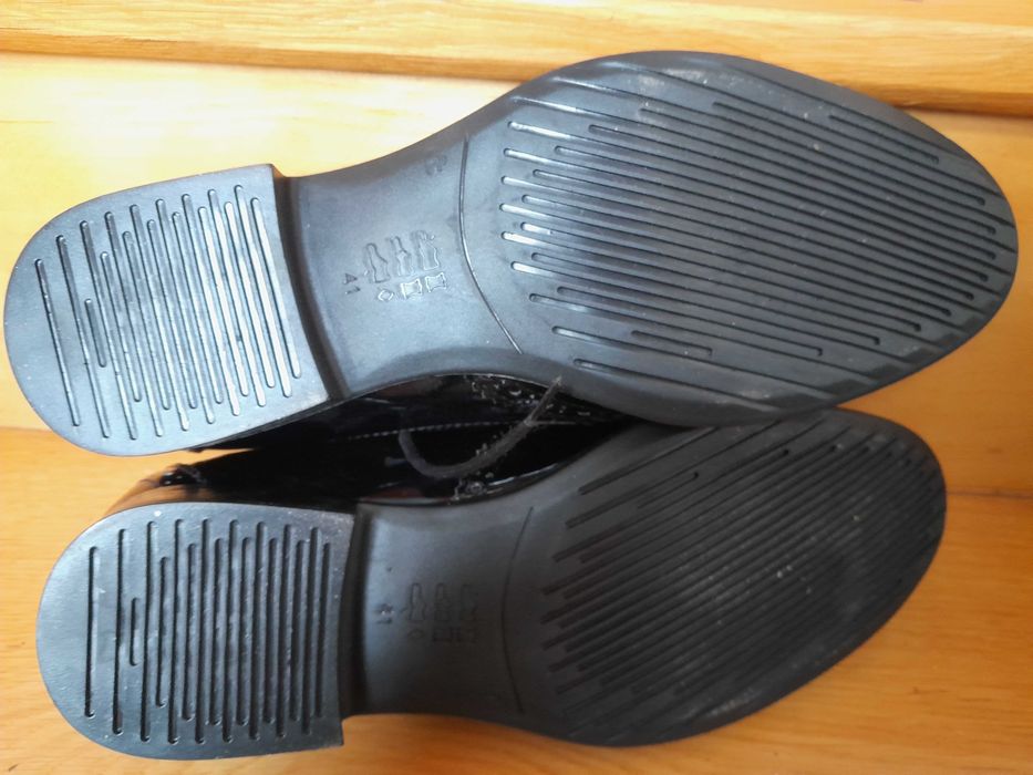 buty skórzane lakierowane NOWE 41-42 (27,5cm)