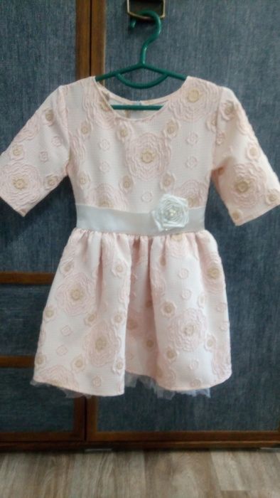 Нарядное платье для девочки