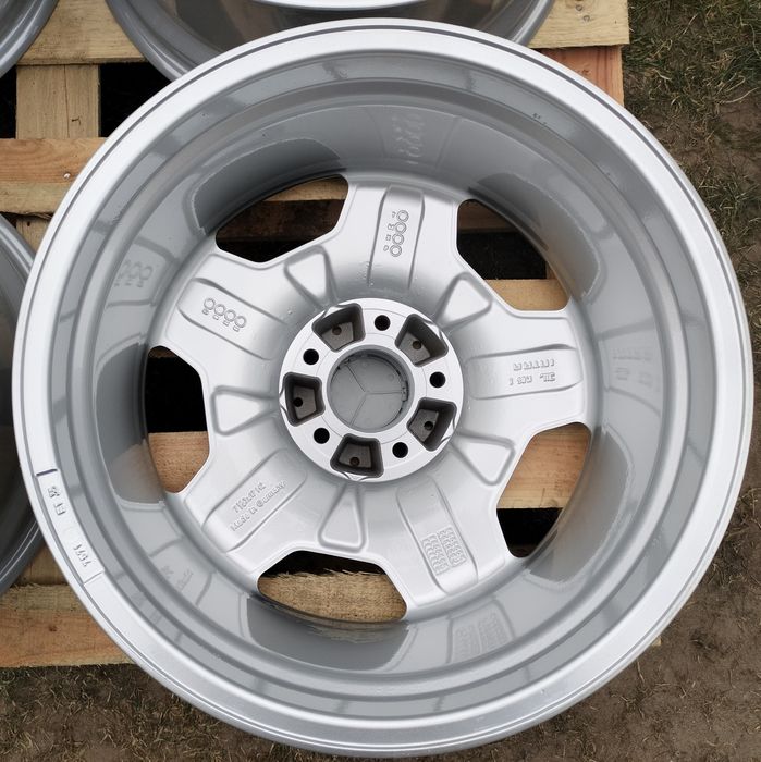 Felgi Monoblock Mercedes AMG 124 7,5Jx17 ET35 5x112 190