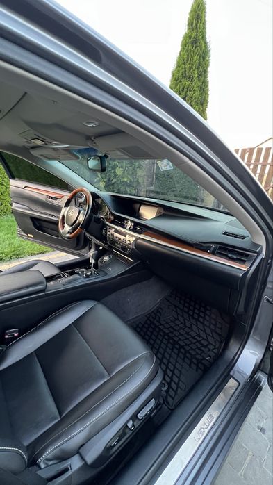 Lexus es300h 2012