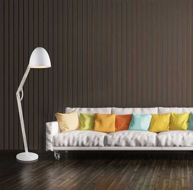 Uszkodzona Lampa podłogowa stojąca do salonu z dużym metalowym kloszem