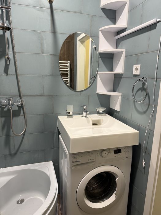 Помісячна оренда 1к студії