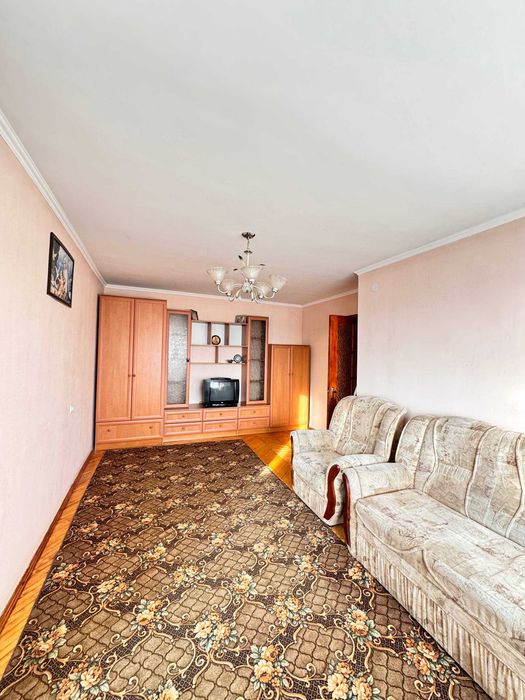 Продається 2км квартира в центральній частині міста, вул. Пулюя