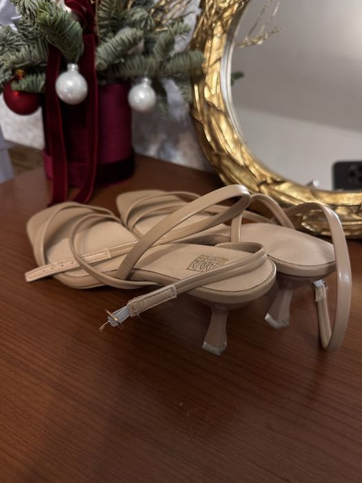 Продам нові босоніжки