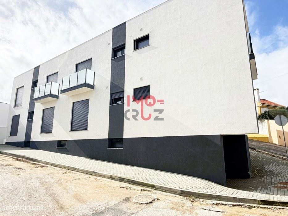 Apartamento T2 Moderno com Suíte, Elevador e 2 Lugares de Garagem F...