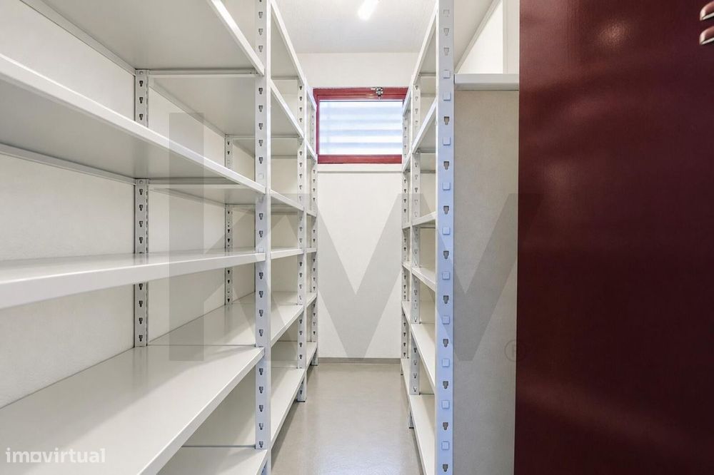 Apartamento T4 |  Parque dos Poetas l Terraço  com 50m2 e Box com  2 l