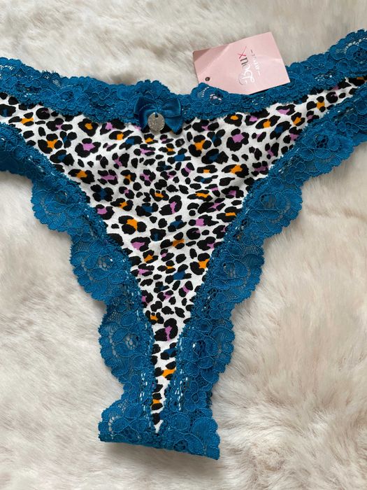 Boux avenue 1x stringi M