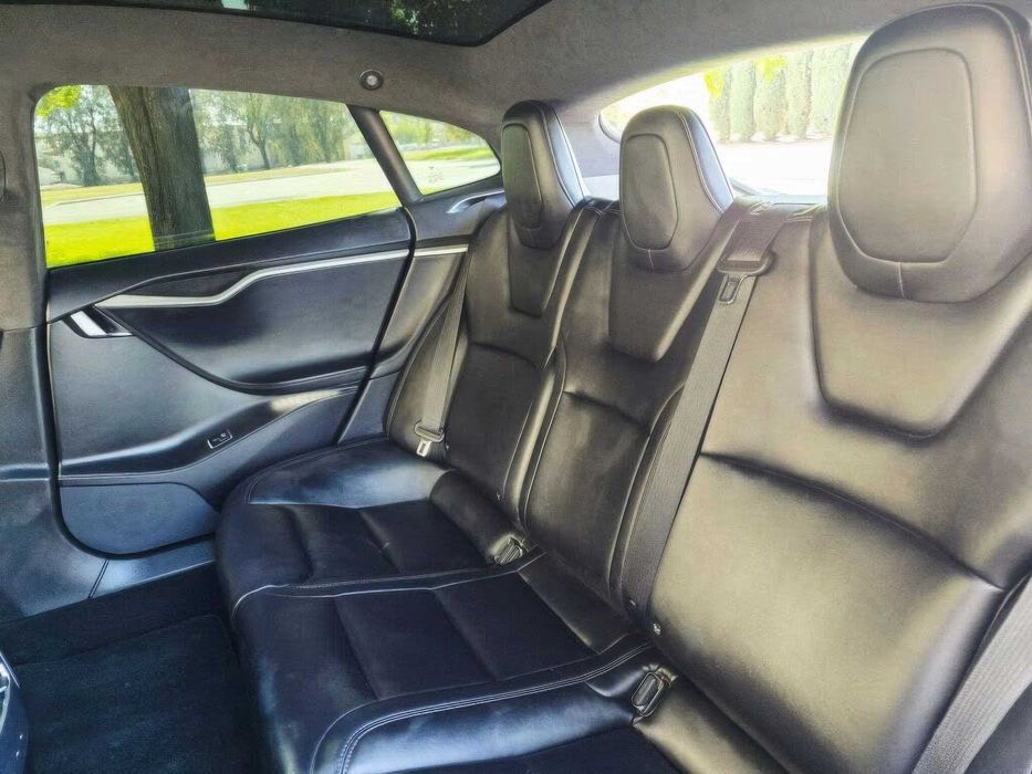 Tesla Model S 75D      2018