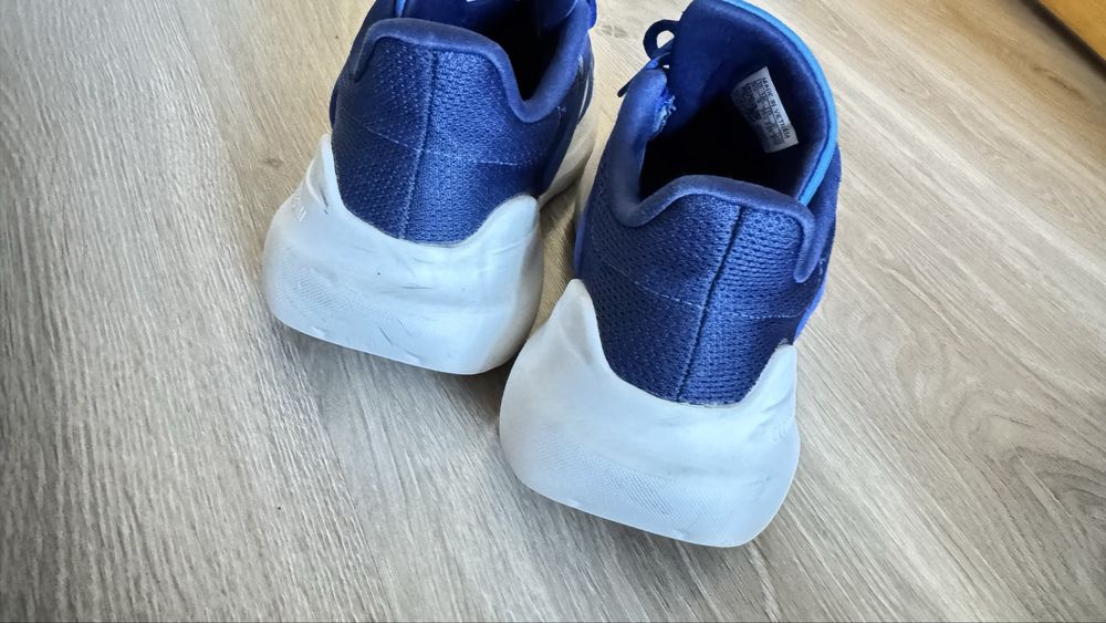 кросівки adidas