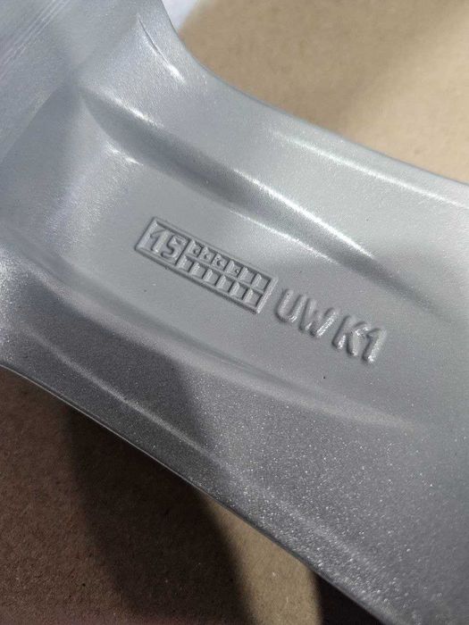 Диски Alutec 5/130 R18 8J ET52 dia71.6mm