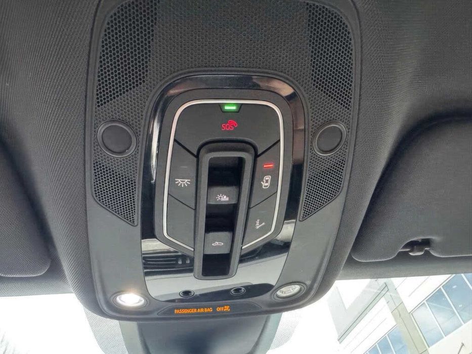 Audi e-tron S Premium Plus quattro Sportback      2023