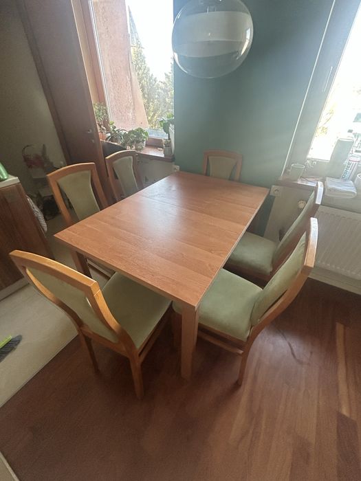 Stół z płyty meblowej plus 6 krzeseł bukowych  lakierowanycy