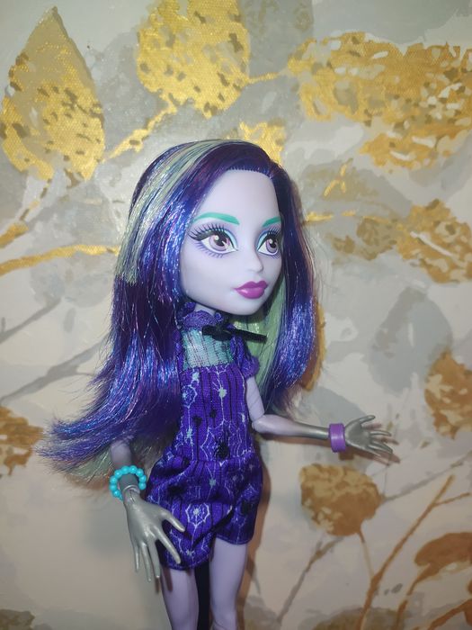 Твайла лялька Монстер Хай з серії Коффін бін