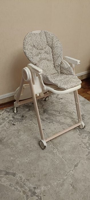 Дитячий стілець.