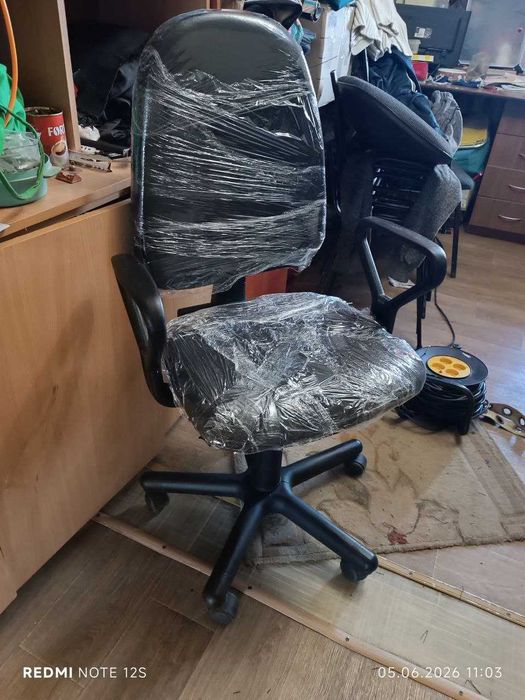 продам офисные стулья