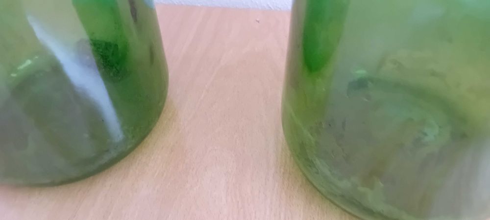 Dois Garrafões Antigos de Vidro Vintage