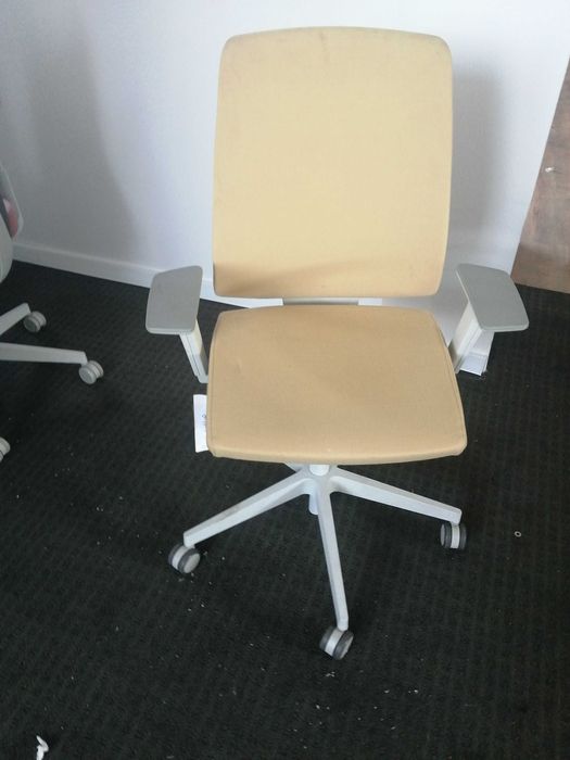 Fotel Biurowy Obrotowy Light Up ProfiM