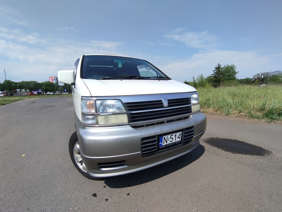 Nissan Elgrand E50