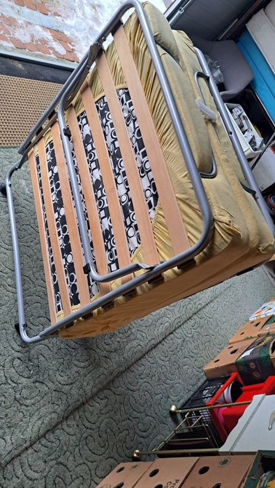 Łóżko polowe,  składane z materacem