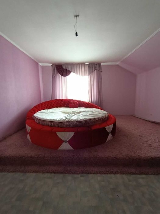 Продаєься 2- поверховий  будинок. Лариса