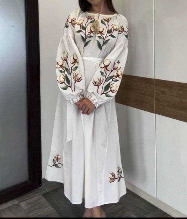 Вишиванки, вишите плаття, парні вишиванки, чоловічі вишиванки