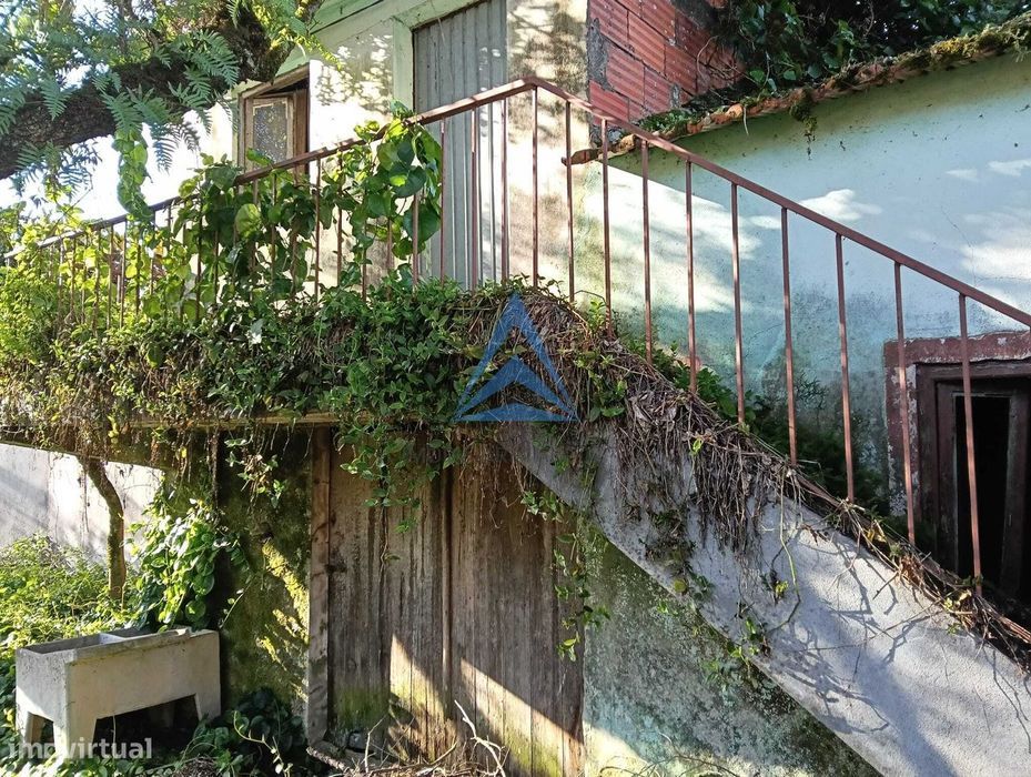 Terreno Urbano com Ruína