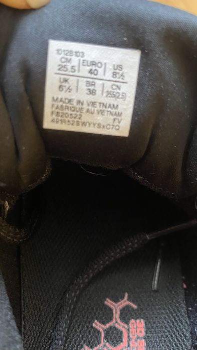 Кросівки ASICS  Gore-Tex  бігові кросовки Asics