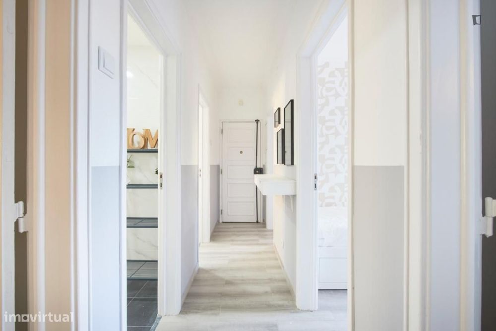 Quarto - localizado em Amadora Lisbon