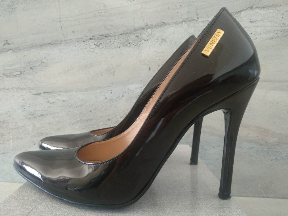 Lakierowane szpilki VENEZIA