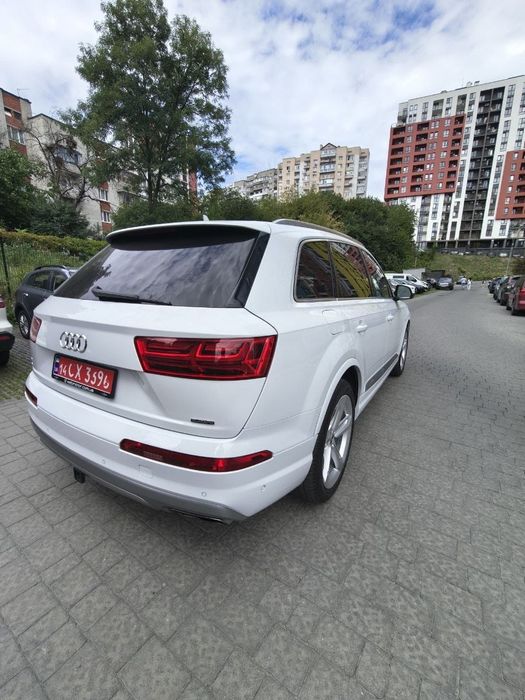 Audi Q7 2019 VIN WA1VAAF71KD034046 фото оголошення 4 з 24