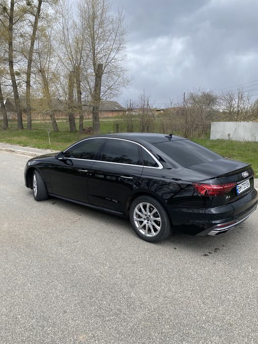 В продаже Audi A4 b9