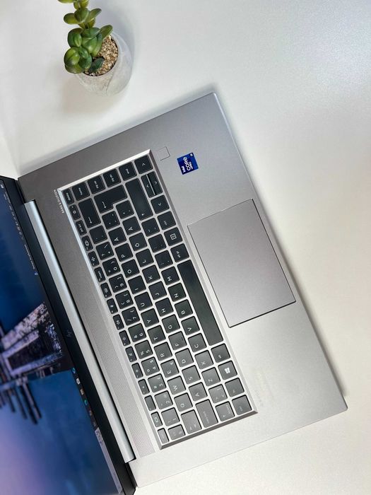 NVIDIA T1200 (4GB)·HP ZBook Studio G8·i9-11950H·16GB+SSD256GB·15.6"FHD