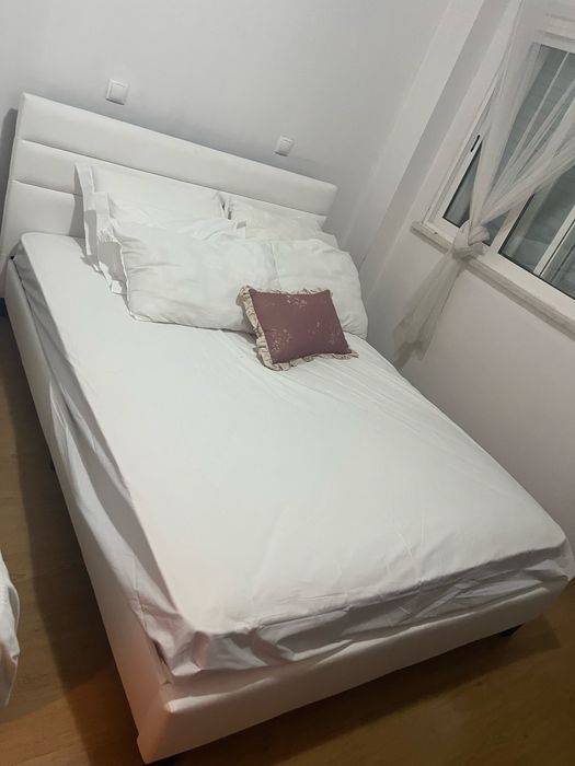 Cama super nova 1 mes de uso