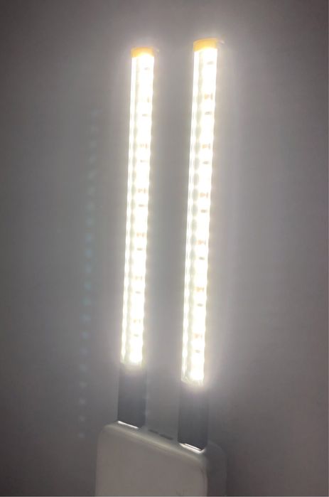 LED Світильник з USB на 21 світлодіода