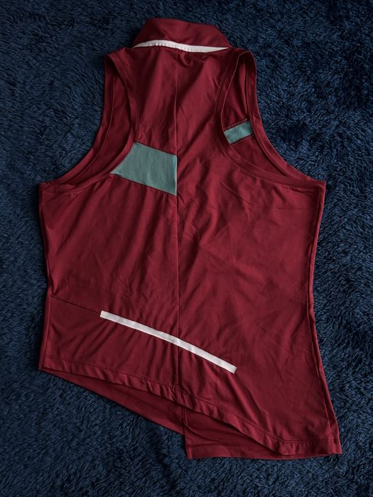 Тенісна жіноча асиметрична майка Nike